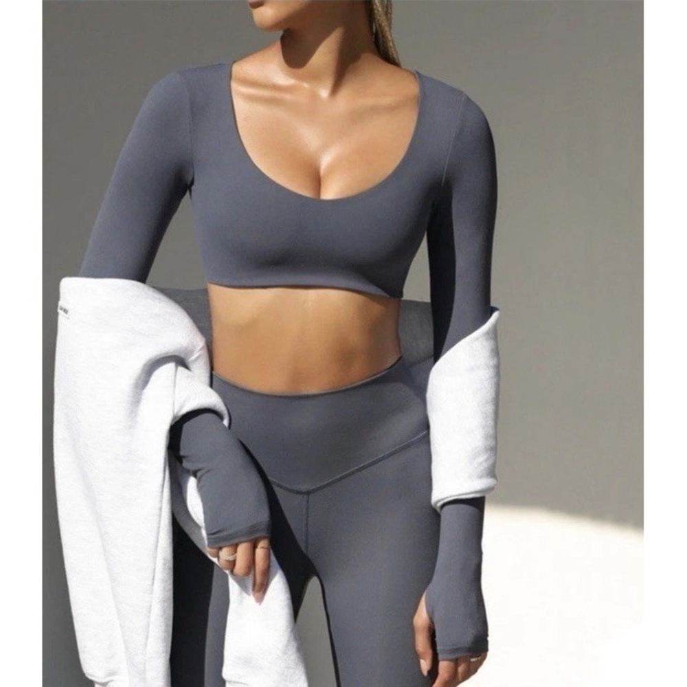 Joah Brown Long Sleeve Scoop Neck Crop Top in Charcoal Gray